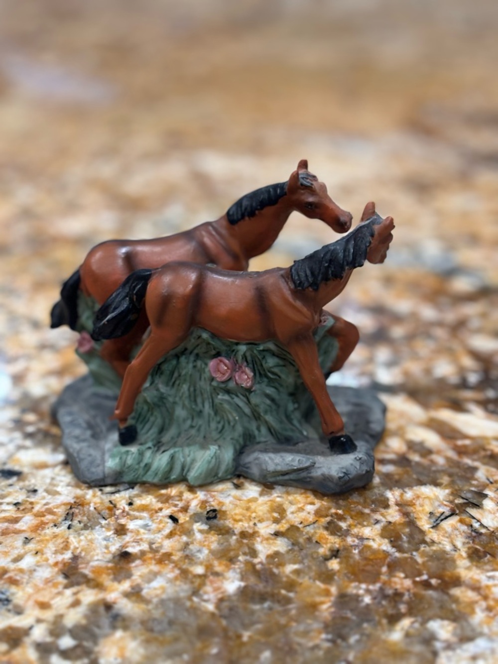 Brown Horse Figurine Pair Home Art Sculpture - Picture 2 of 4